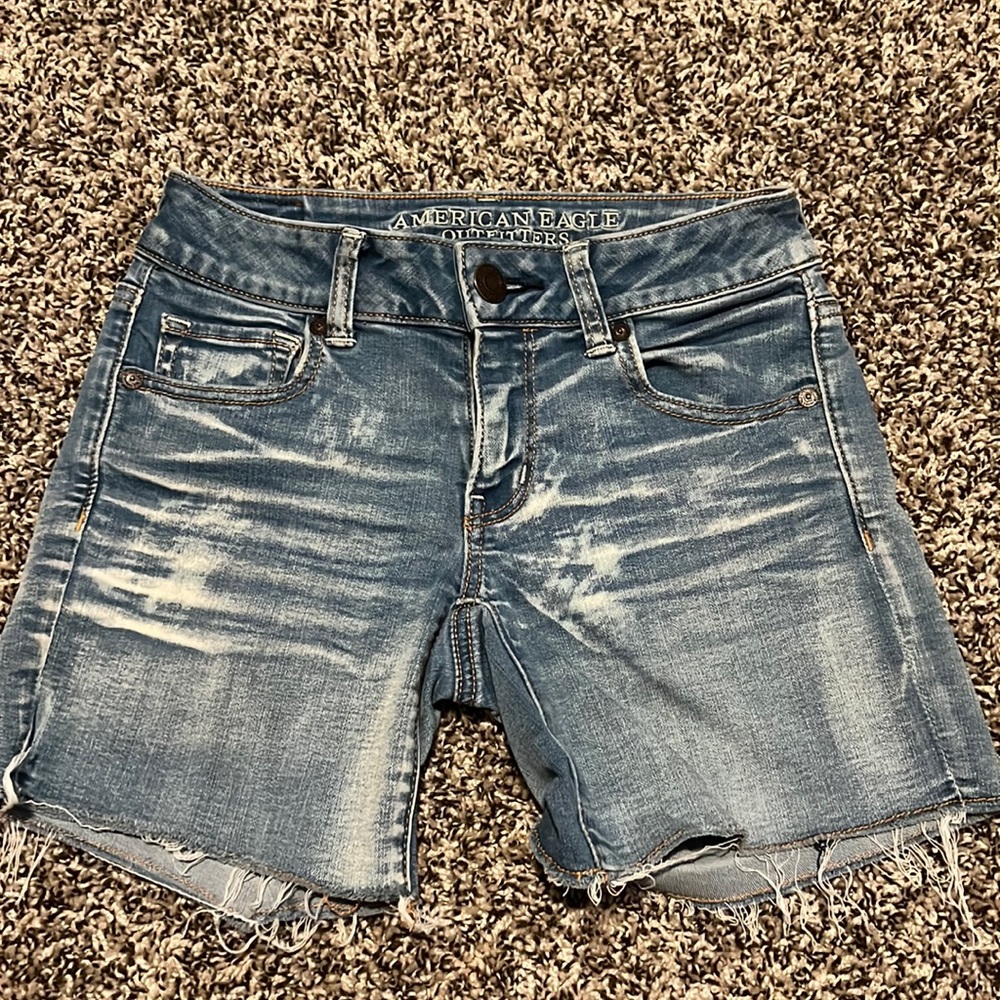 American eagle women’s midi shorts